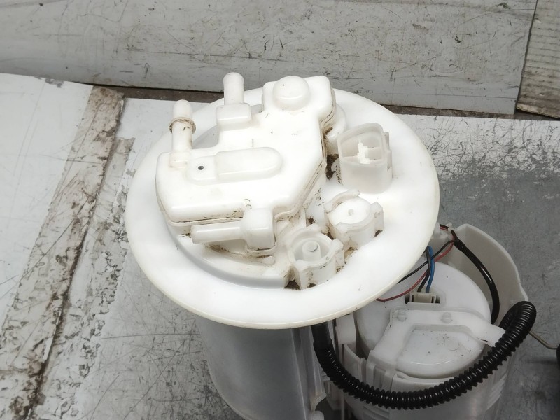 Recambio de bomba combustible para toyota auris básico referencia OEM IAM   