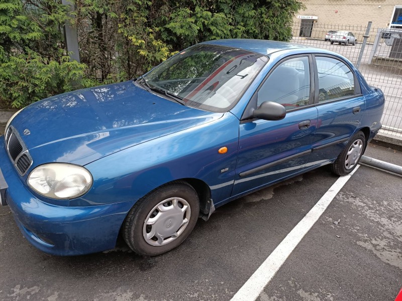 daewoo lanos del año 1999