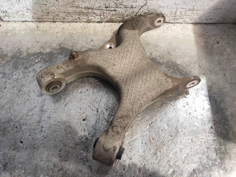 Recambio de brazo suspension inferior trasero izquierdo para bmw x6 (e71) 3.5d referencia OEM IAM 677095305  