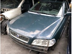 volvo v40 familiar del año 2000