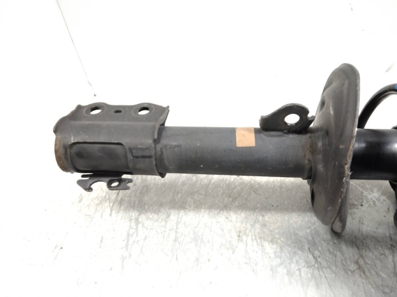 Recambio de amortiguador delantero derecho para toyota yaris 1.0 cat referencia OEM IAM   