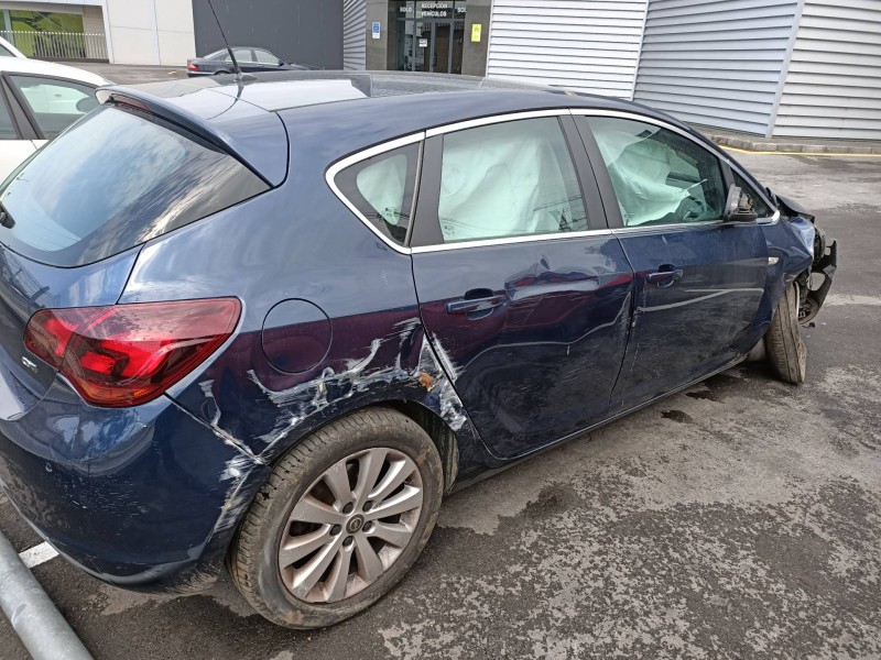 opel astra j lim. del año 2010