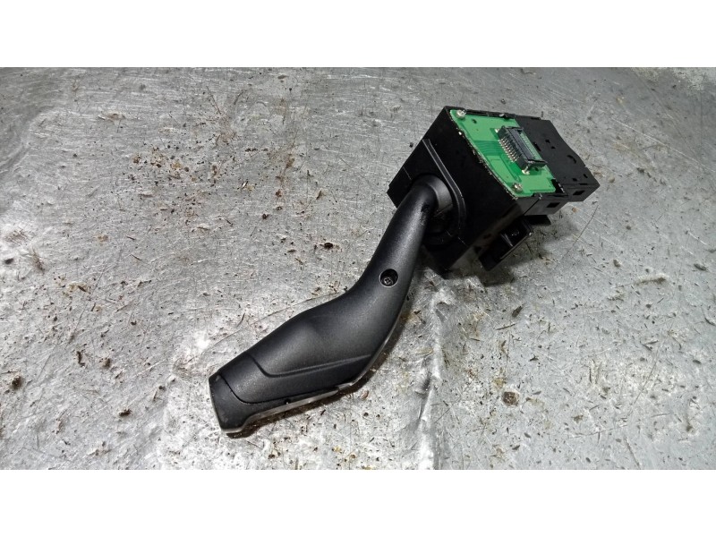 Recambio de mando luces para ford focus lim. (cb8) titanium referencia OEM IAM AV6T13335AD  