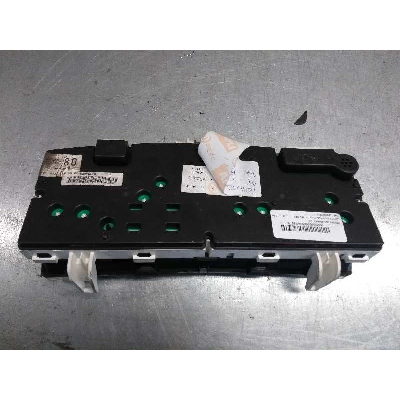 Recambio de cuadro instrumentos para toyota corolla (e12) 1.4 16v cat referencia OEM IAM 8380002800 110080106001 
