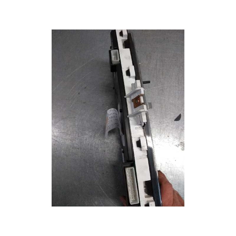 Recambio de cuadro instrumentos para toyota corolla (e12) 1.4 16v cat referencia OEM IAM 8380002800 110080106001 