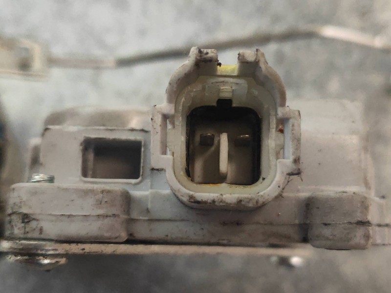 Recambio de motor cierre centralizado trasero derecho para tata vista 1.3 td referencia OEM IAM   