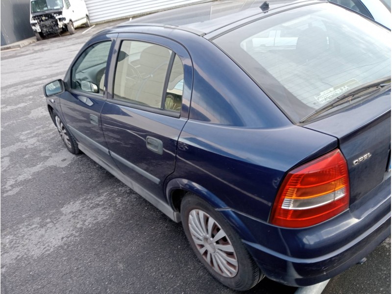 opel astra g berlina del año 2001