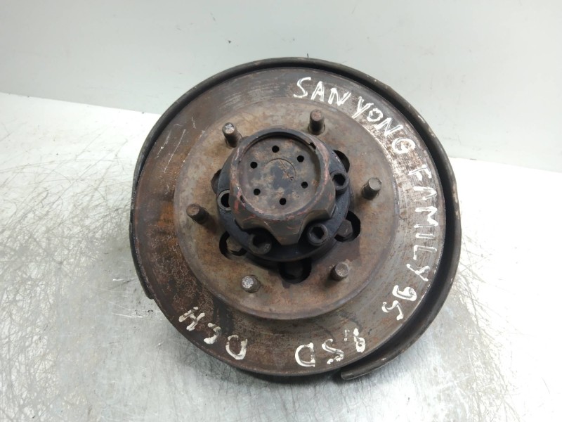 Recambio de mangueta delantera derecha para ssangyong family 2.5 referencia OEM IAM   