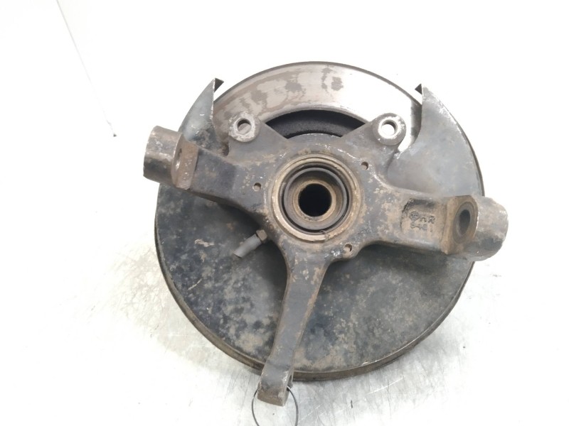 Recambio de mangueta delantera derecha para ssangyong family 2.5 referencia OEM IAM   