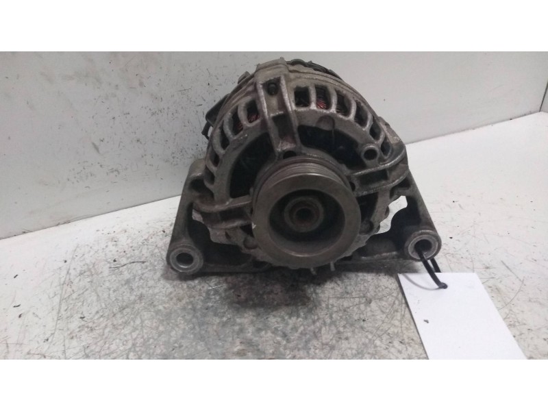 Recambio de alternador para opel corsa c club referencia OEM IAM 0124225041 24437119 XK BOSCH