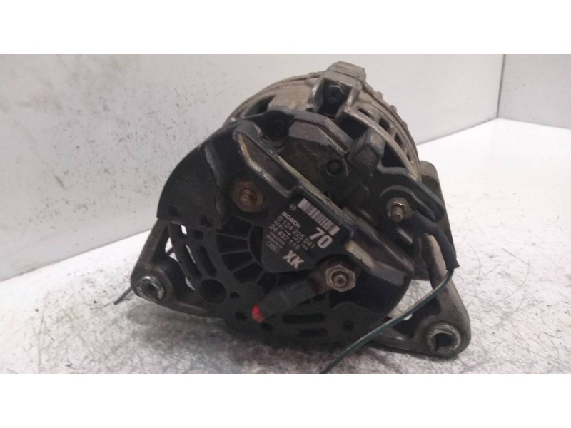 Recambio de alternador para opel corsa c club referencia OEM IAM 0124225041 24437119 XK BOSCH
