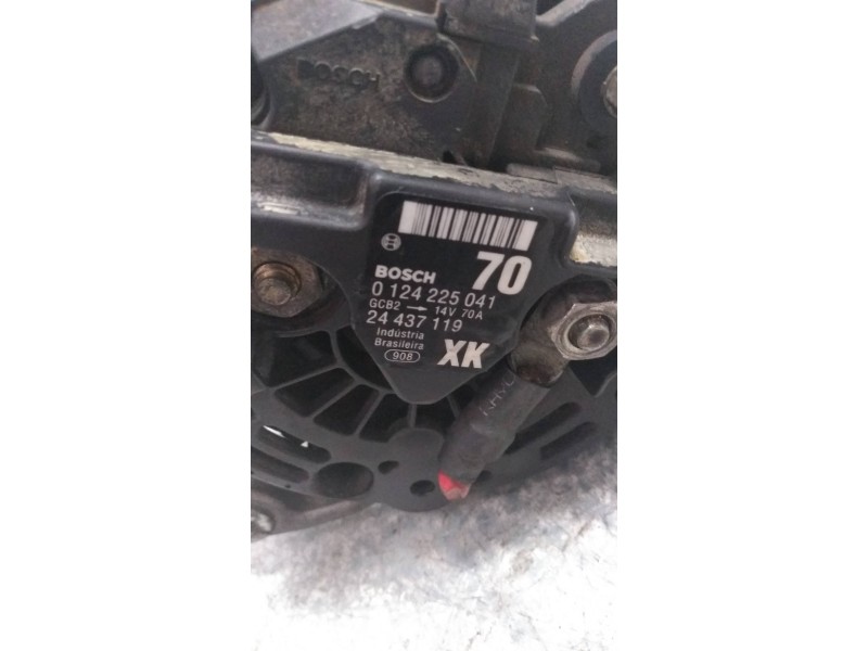 Recambio de alternador para opel corsa c club referencia OEM IAM 0124225041 24437119 XK BOSCH