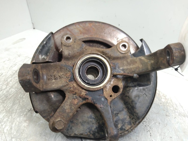 Recambio de mangueta delantera izquierda para ssangyong korando 2.9 turbodiesel cat referencia OEM IAM   