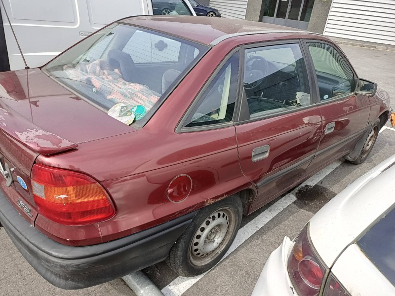 opel astra f berlina del año 1994