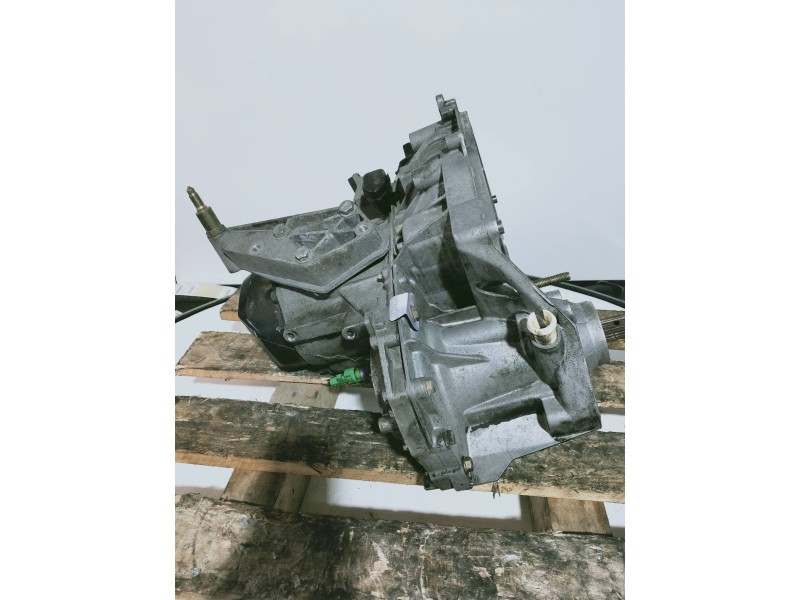 Recambio de caja cambios para renault clio i fase i+ii (b/c57) 1.9 d rn referencia OEM IAM JB1153 S024668 