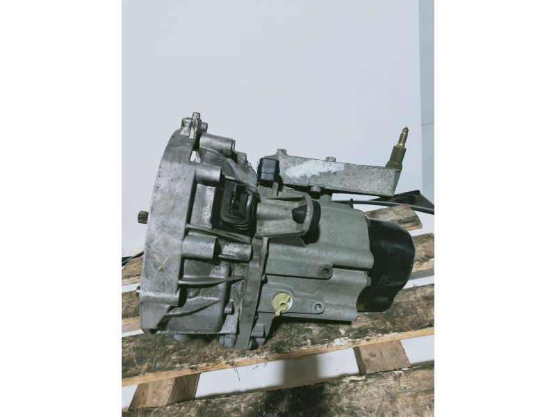 Recambio de caja cambios para renault clio i fase i+ii (b/c57) 1.9 d rn referencia OEM IAM JB1153 S024668 