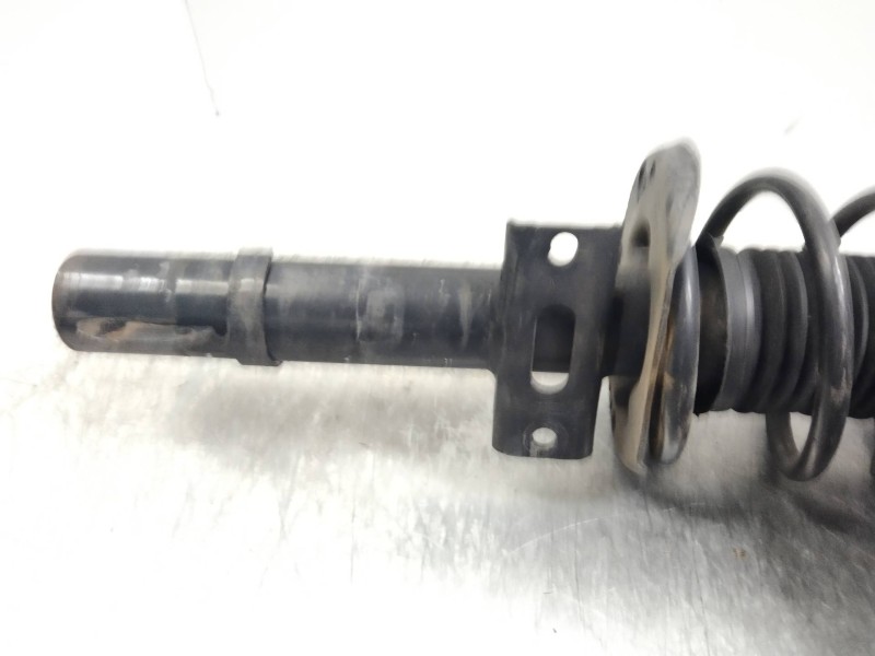 Recambio de amortiguador delantero derecho para volkswagen polo (9n1) 1.9 sdi referencia OEM IAM 6Q0413031BN  