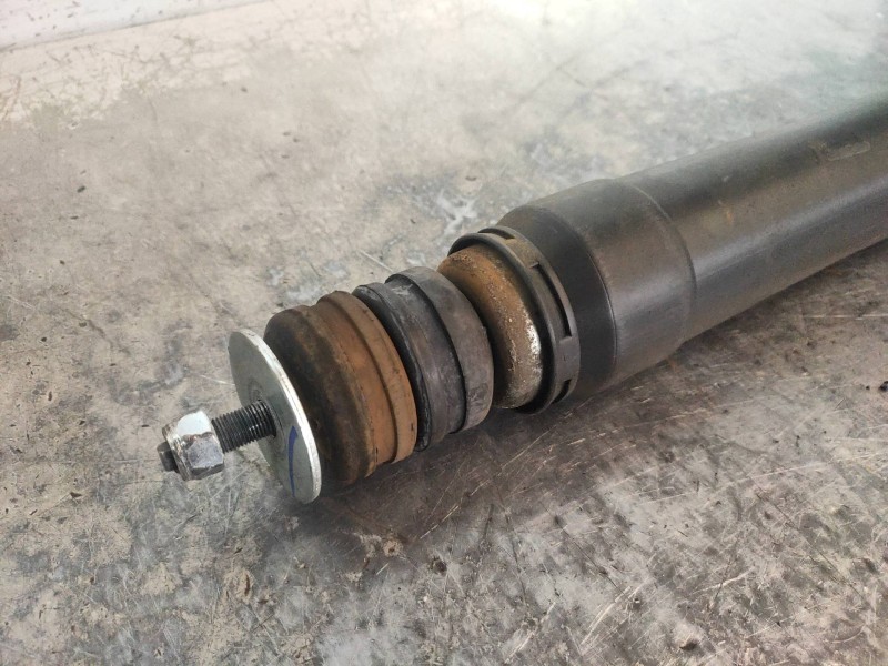 Recambio de amortiguador trasero izquierdo para tata vista 1.3 td referencia OEM IAM   