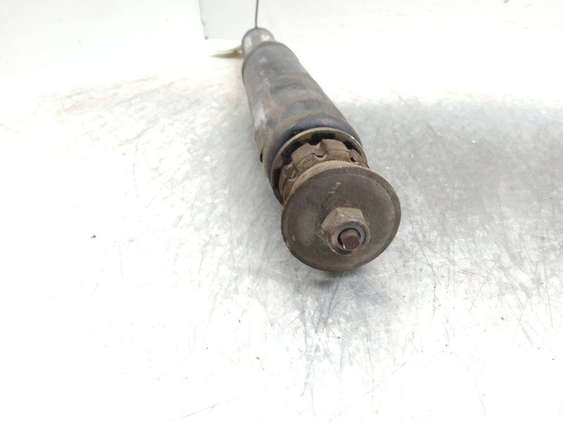 Recambio de amortiguador trasero para ssangyong rexton referencia OEM IAM   