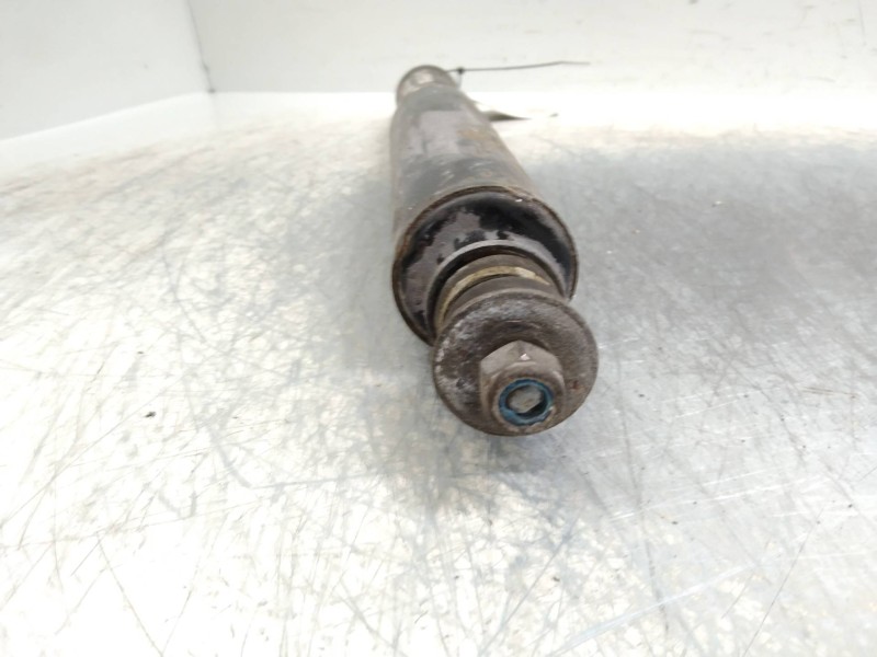 Recambio de amortiguador trasero para ssangyong musso referencia OEM IAM   