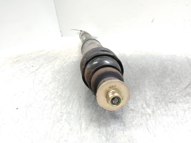 Recambio de amortiguador trasero para ssangyong rodius 2.7 turbodiesel cat referencia OEM IAM   