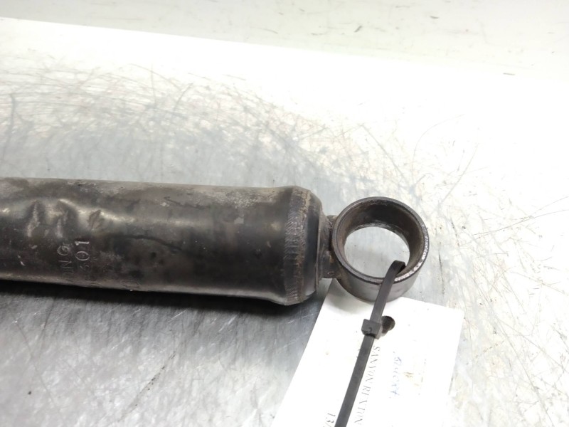 Recambio de amortiguador trasero para ssangyong rexton rx 270 plus / 270 xdi plus referencia OEM IAM   