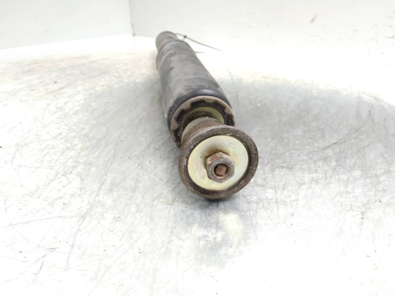 Recambio de amortiguador trasero para ssangyong rexton rx 270 plus / 270 xdi plus referencia OEM IAM   