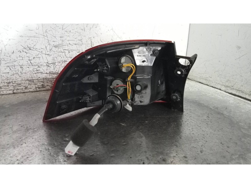 Recambio de piloto trasero derecho para kia rio uefa euro 2016 referencia OEM IAM 924021W2  