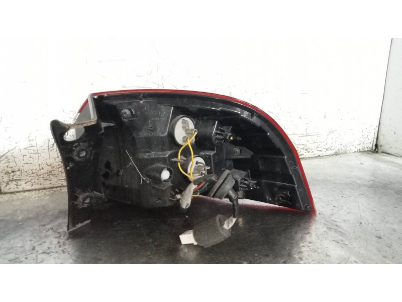 Recambio de piloto trasero izquierdo para kia rio uefa euro 2016 referencia OEM IAM 9024011W2  