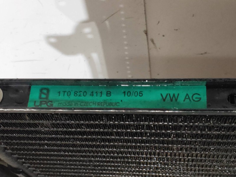 Recambio de condensador / radiador aire acondicionado para volkswagen touran (1t1) advance referencia OEM IAM 1T0820411B 1T08201