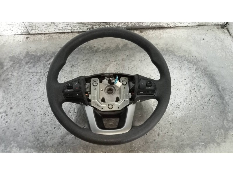 Recambio de volante para kia rio uefa euro 2016 referencia OEM IAM   