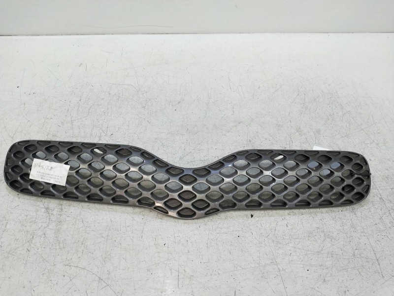Recambio de rejilla delantera para toyota yaris (ncp1/nlp1/scp1) 1.4 turbodiesel cat referencia OEM IAM   