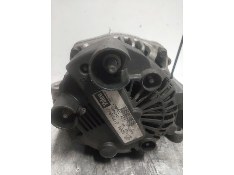 Recambio de alternador para fiat punto berlina (188) 1.3 16v multijet feel referencia OEM IAM 51784847 VALEO 