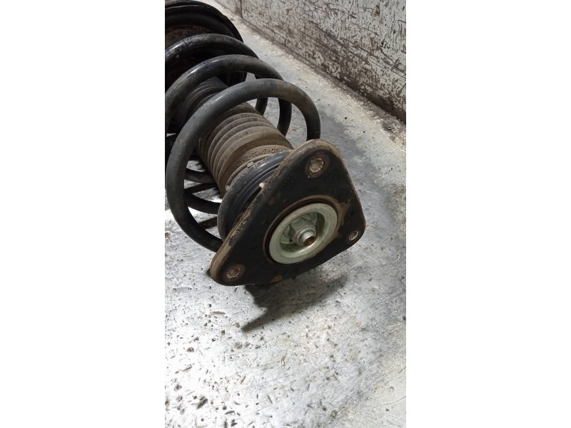 Recambio de amortiguador delantero izquierdo para ford focus lim. (cb8) titanium referencia OEM IAM BV6118K001ABC  