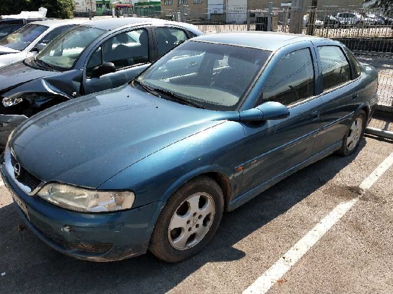 opel vectra b berlina del año 2001