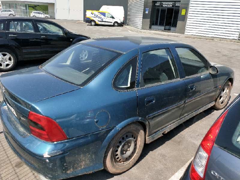 opel vectra b berlina del año 2001