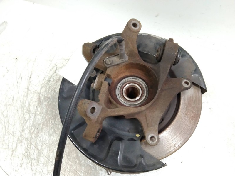 Recambio de mangueta trasera izquierda para ssangyong rodius 2.7 turbodiesel cat referencia OEM IAM   
