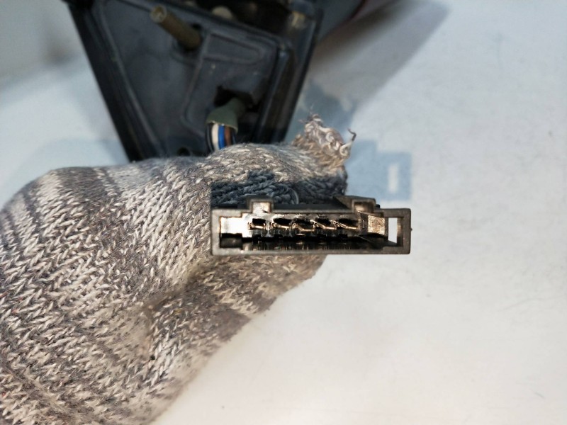 Recambio de retrovisor derecho para volkswagen vento (1h2) 1.6 referencia OEM IAM   ELECTRICO