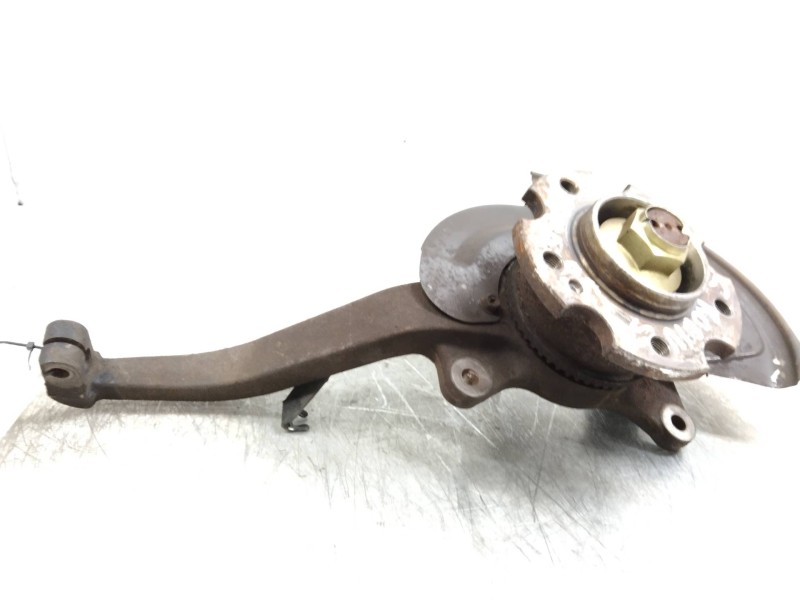 Recambio de mangueta delantera izquierda para ssangyong rodius 2.7 turbodiesel cat referencia OEM IAM   