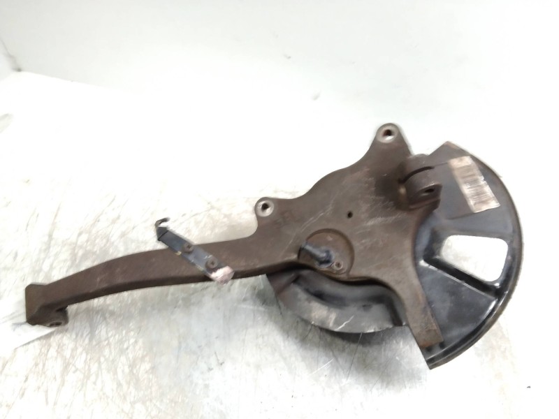 Recambio de mangueta delantera izquierda para ssangyong rodius 2.7 turbodiesel cat referencia OEM IAM   
