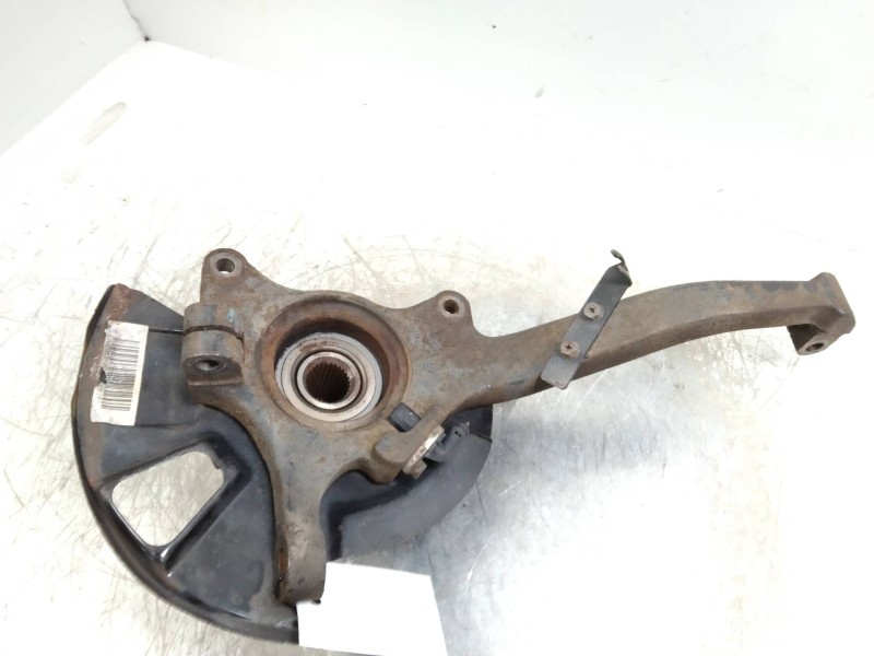 Recambio de mangueta delantera derecha para ssangyong rodius 2.7 turbodiesel cat referencia OEM IAM   