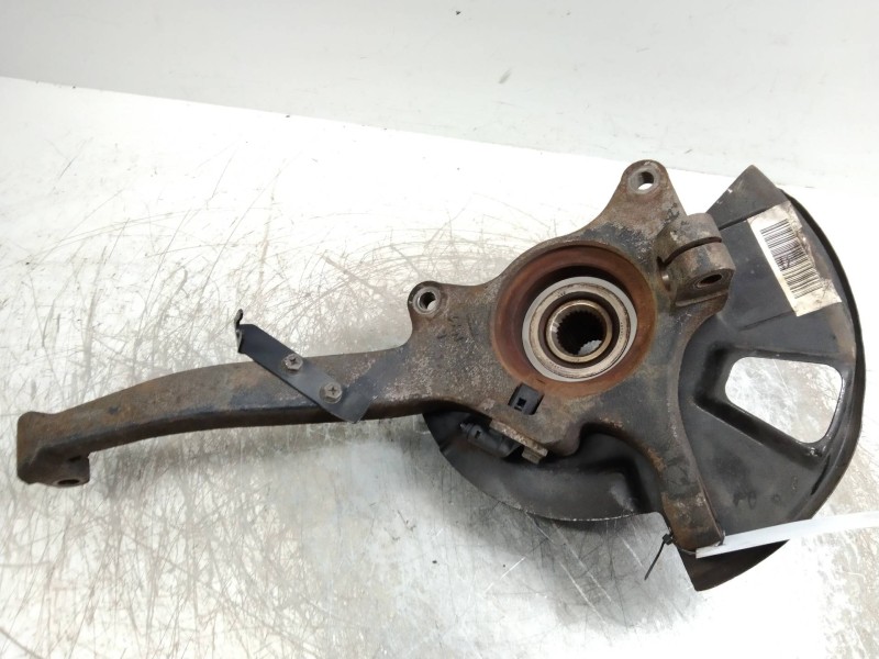 Recambio de mangueta delantera izquierda para ssangyong rodius 2.7 turbodiesel cat referencia OEM IAM   