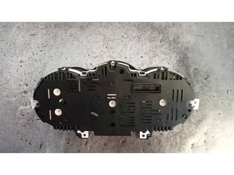 Recambio de cuadro instrumentos para kia rio uefa euro 2016 referencia OEM IAM 940231W810 UP40 