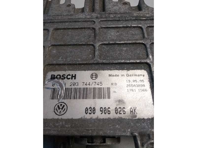 Recambio de centralita motor uce para volkswagen polo berlina (6n1) 1.05 referencia OEM IAM 0261203744 0261203745 030906026AK