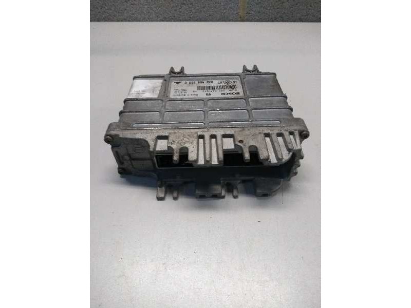 Recambio de centralita motor uce para volkswagen golf iii berlina (1h1) 1.6 referencia OEM IAM 0261203647 0261203648 032906026G