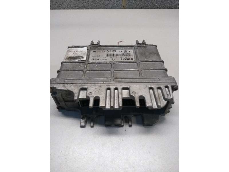 Recambio de centralita motor uce para volkswagen golf iii berlina (1h1) 1.6 referencia OEM IAM 0261203647 0261203648 032906026G
