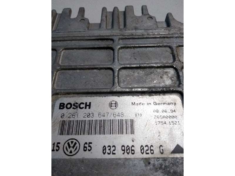 Recambio de centralita motor uce para volkswagen golf iii berlina (1h1) 1.6 referencia OEM IAM 0261203647 0261203648 032906026G