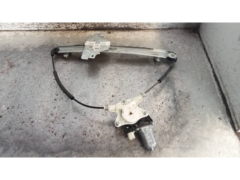 Recambio de elevalunas delantero derecho para kia rio uefa euro 2016 referencia OEM IAM 824601W300  