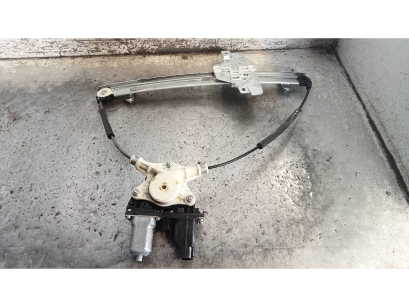 Recambio de elevalunas delantero izquierdo para kia rio uefa euro 2016 referencia OEM IAM 821501W310  