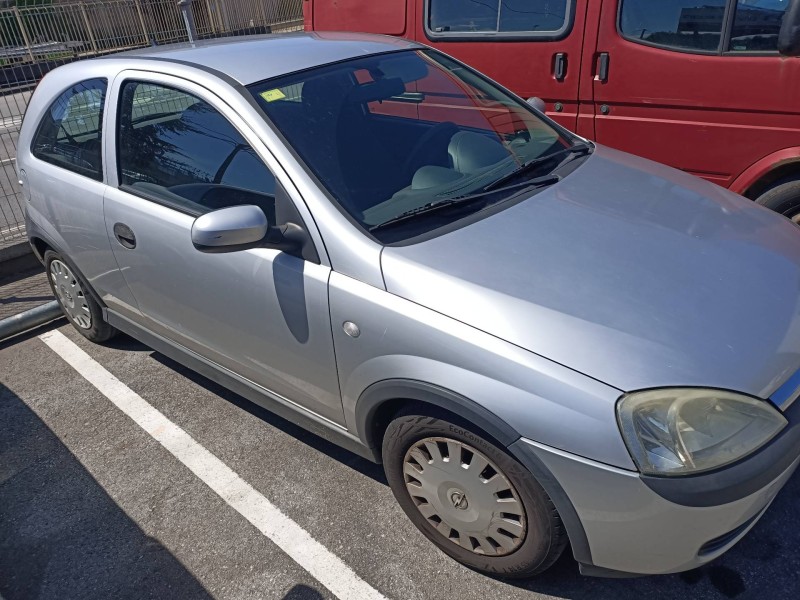 opel corsa c del año 2002